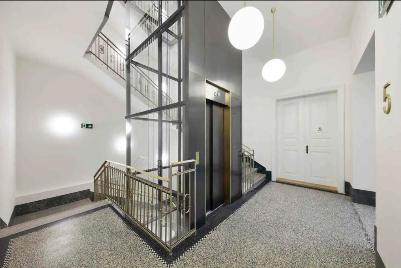 Wabi Sabi Nest W/ Garage Appartamento Praga